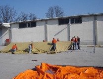 Postavljanje šotorov: členar in novi napihljivi šotor