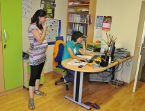 S septembrom se nam je v pisarni na sedežu Združenja pridružila nova strokovna sodelavka Klara Vidmar.